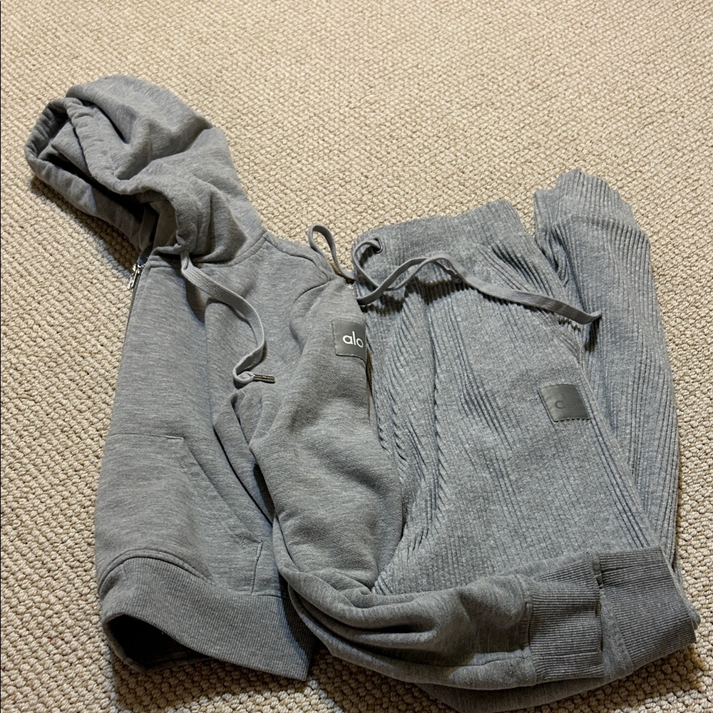 ALO Yoga Heather Gray Hoodie and Sweatshirt Set